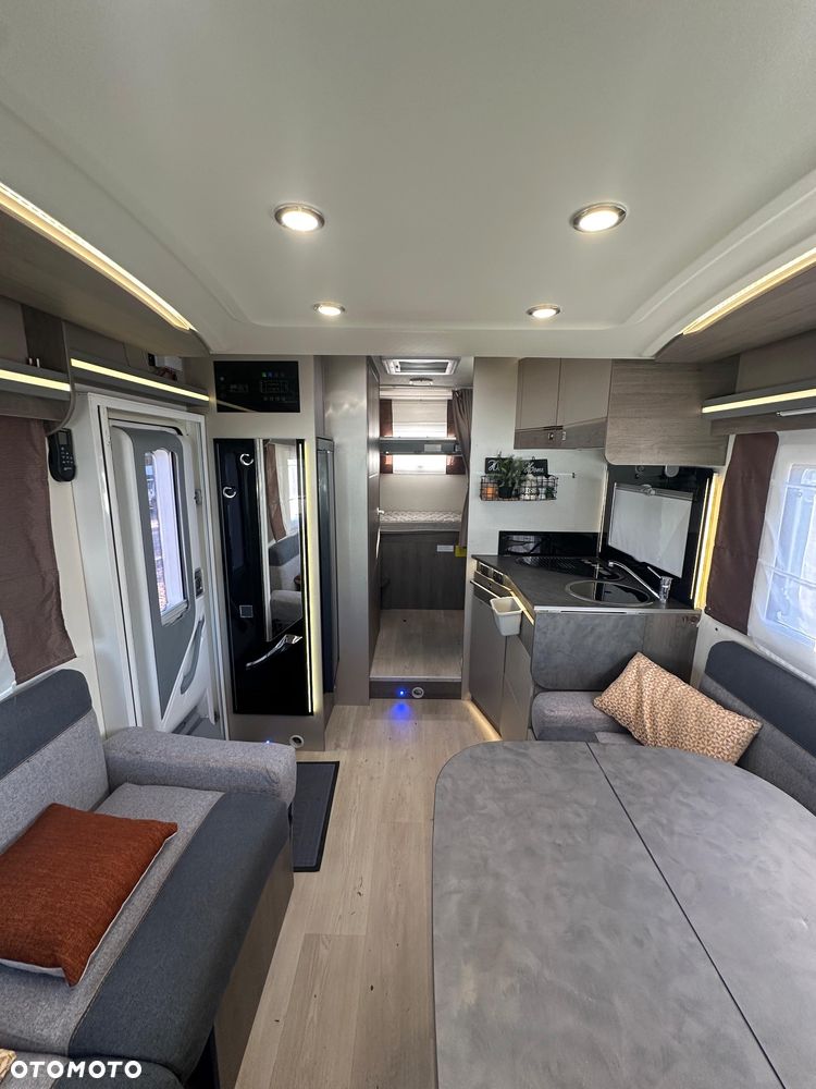 Ford CHAUSSON 720 Titanium Premium - 22