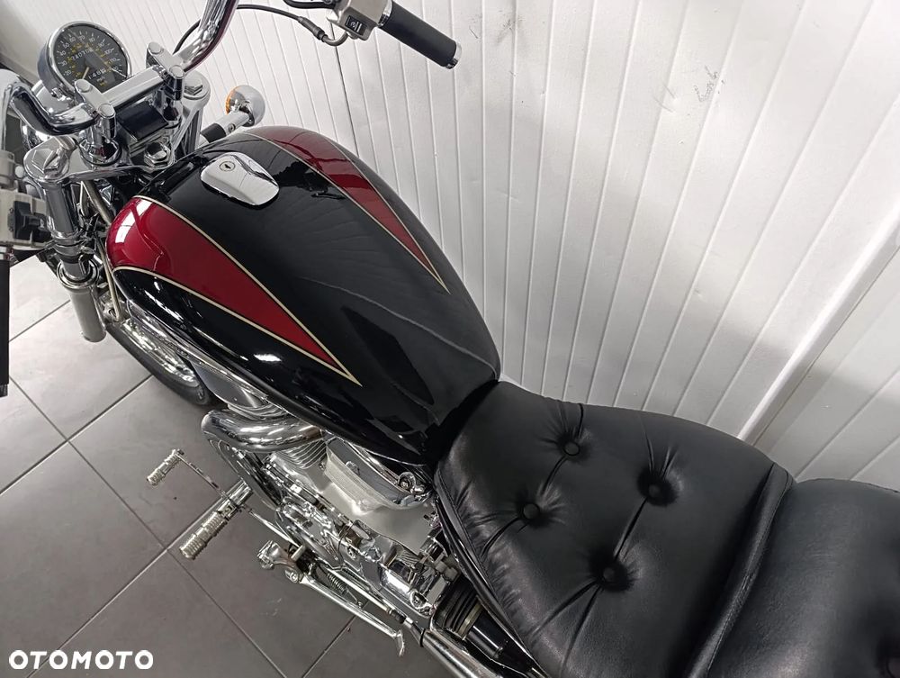 Suzuki Intruder - 11