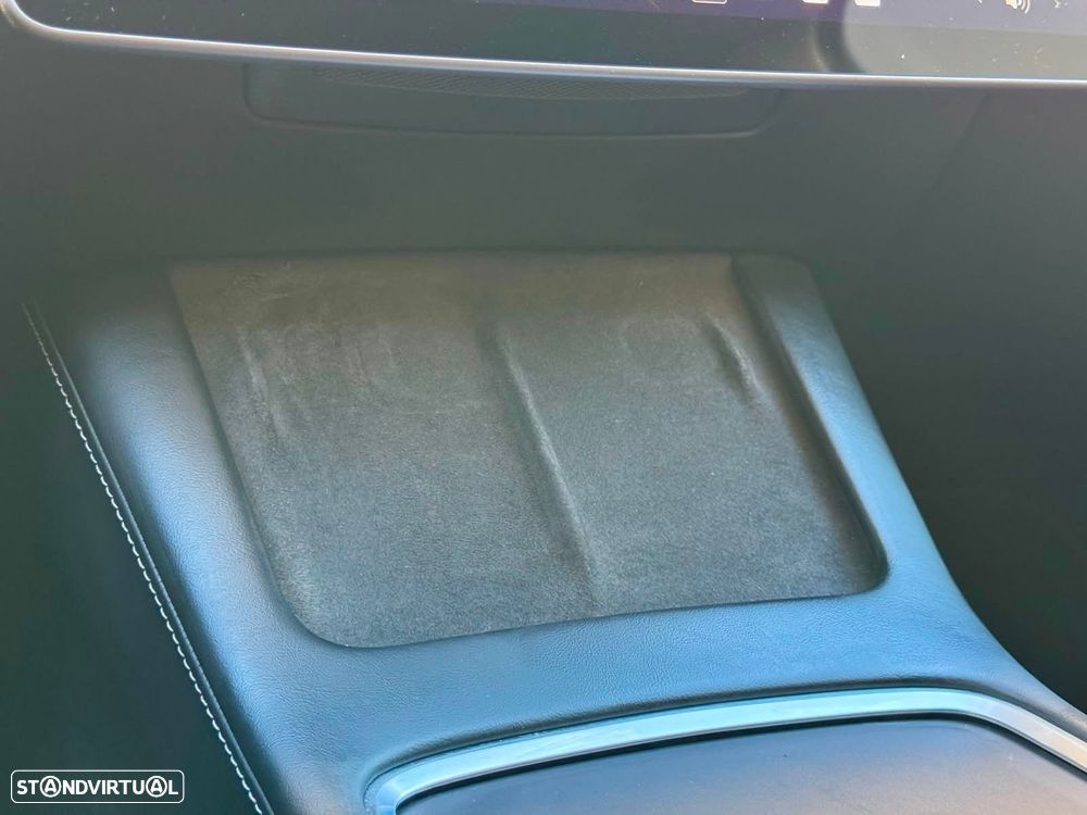 Tesla Model Y Long Range Dual Motor AWD - 32