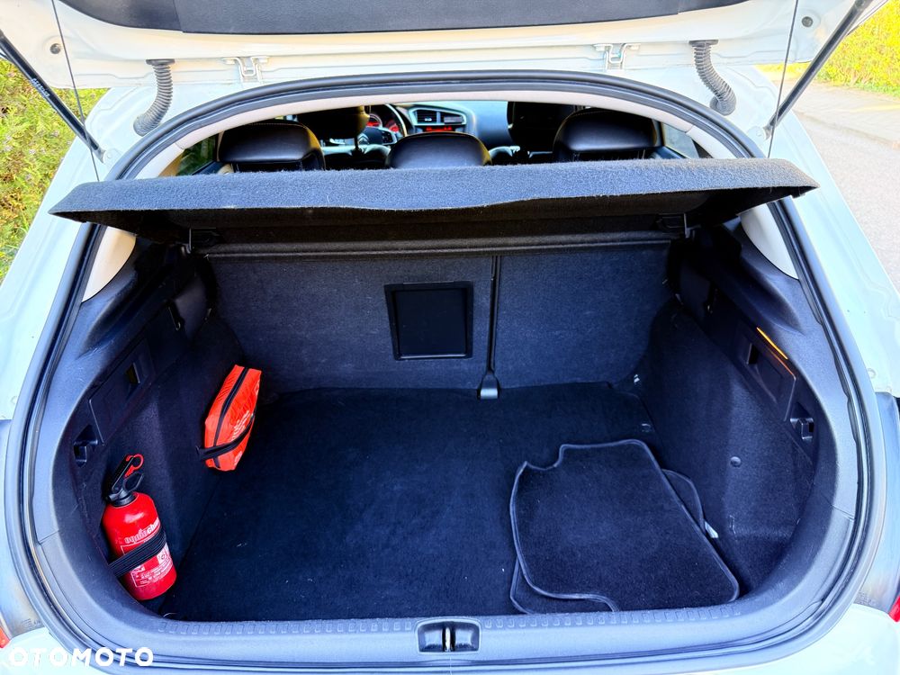 Citroën C4 1.6 HDi Attraction - 20
