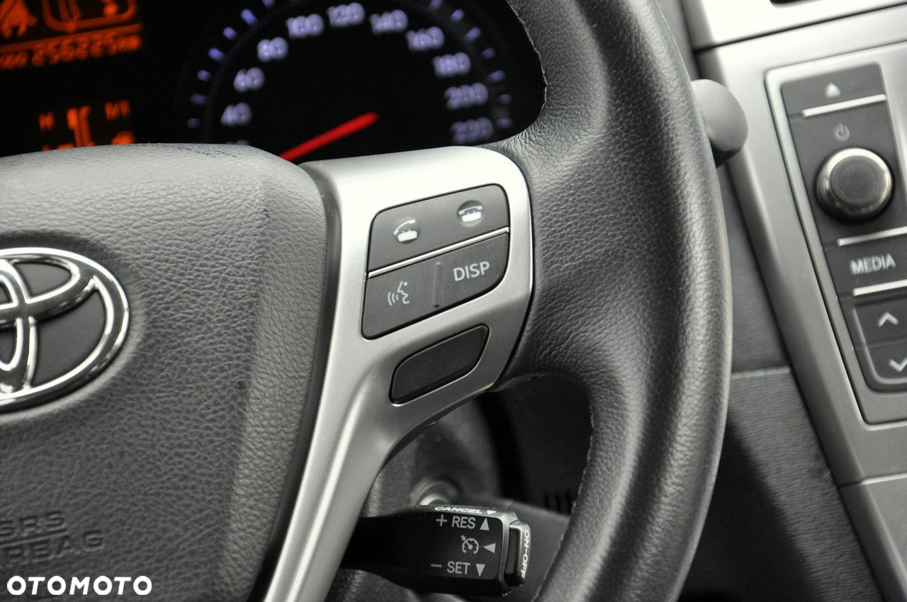 Toyota Avensis 1.8 Sol - 7