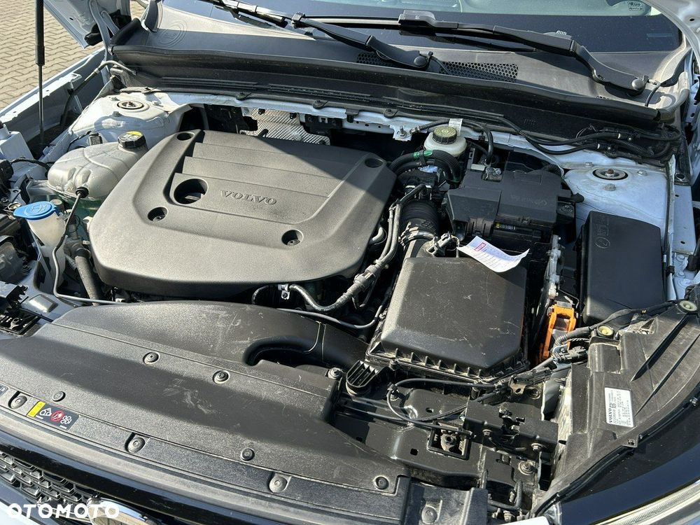 Volvo XC 40 B5 B AWD Geartronic RDesign - 32