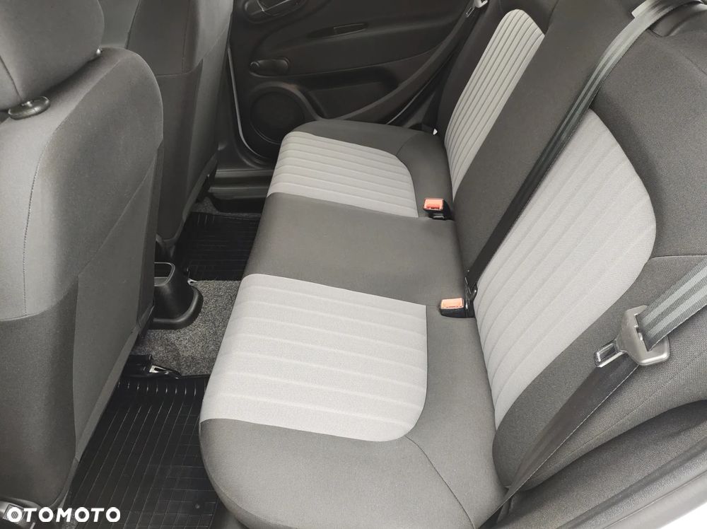 Fiat Punto 1.4 Young - 24