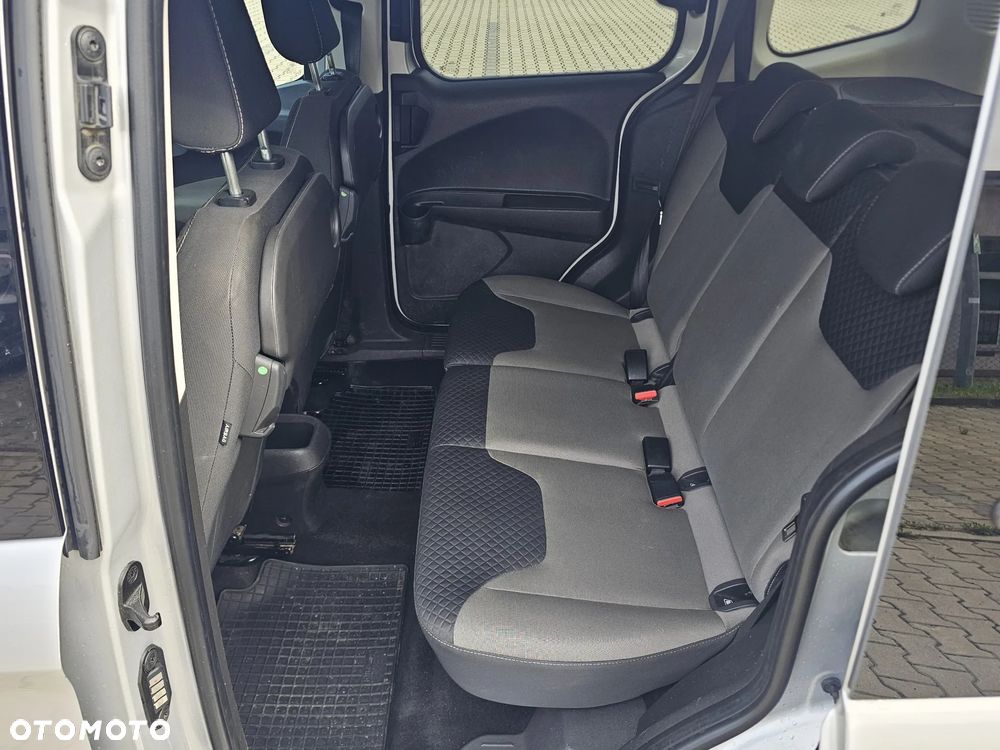 Ford Tourneo Courier 1.5 TDCi Trend - 13