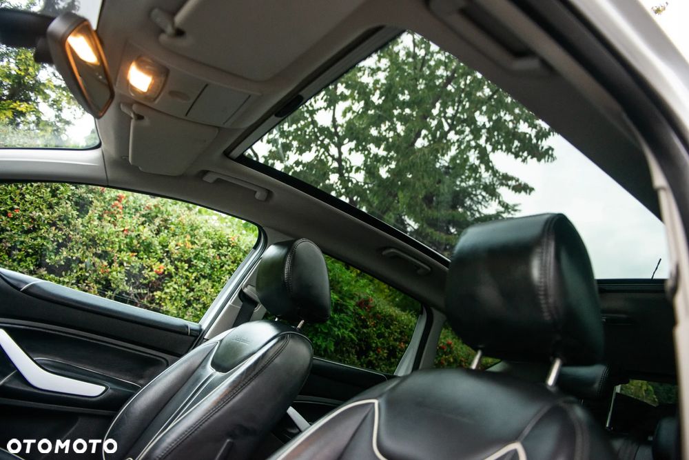 Ford Kuga 2.0 TDCi 4x4 Titanium - 14