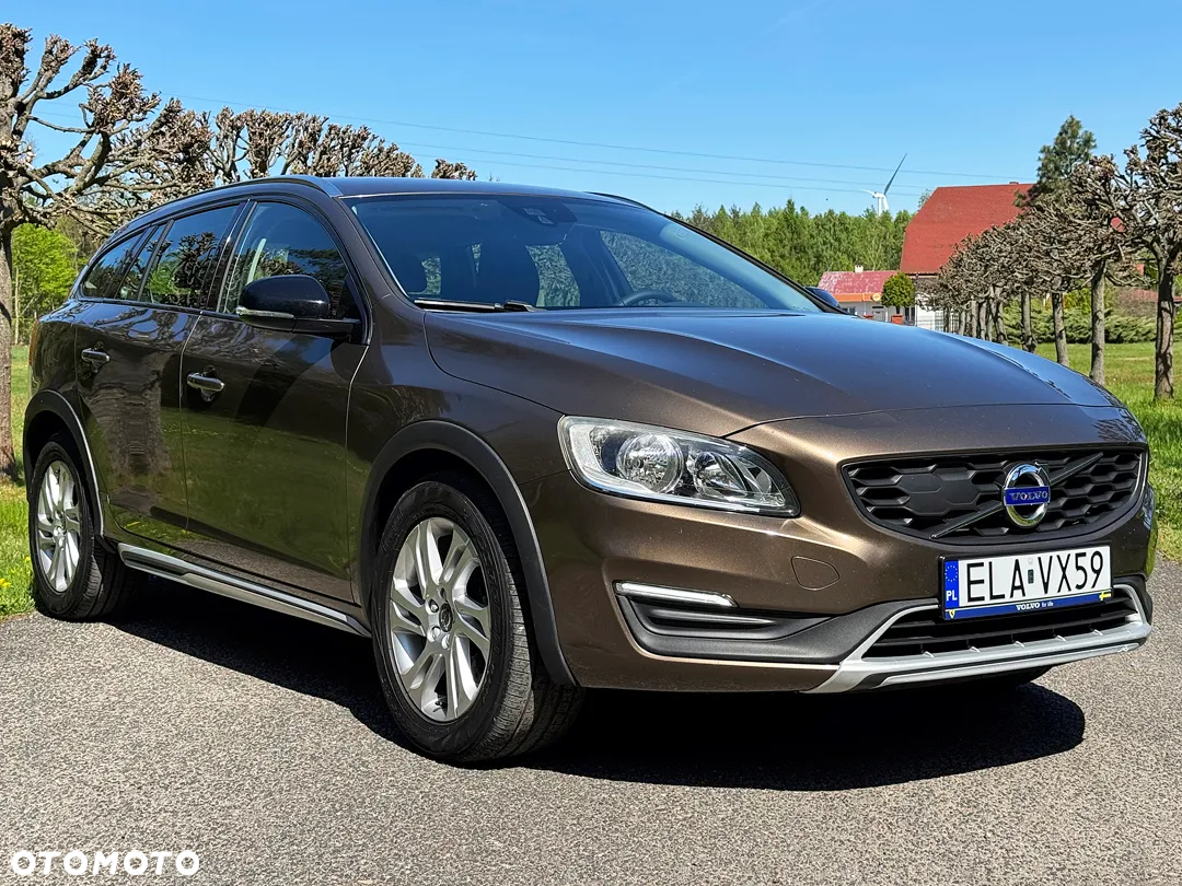 Volvo V60 Cross Country D4 AWD Geartronic Summum - 3