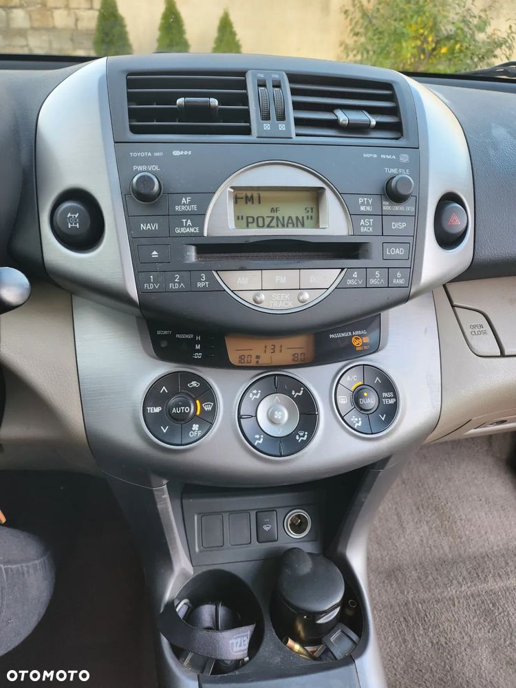 Toyota RAV4 - 6