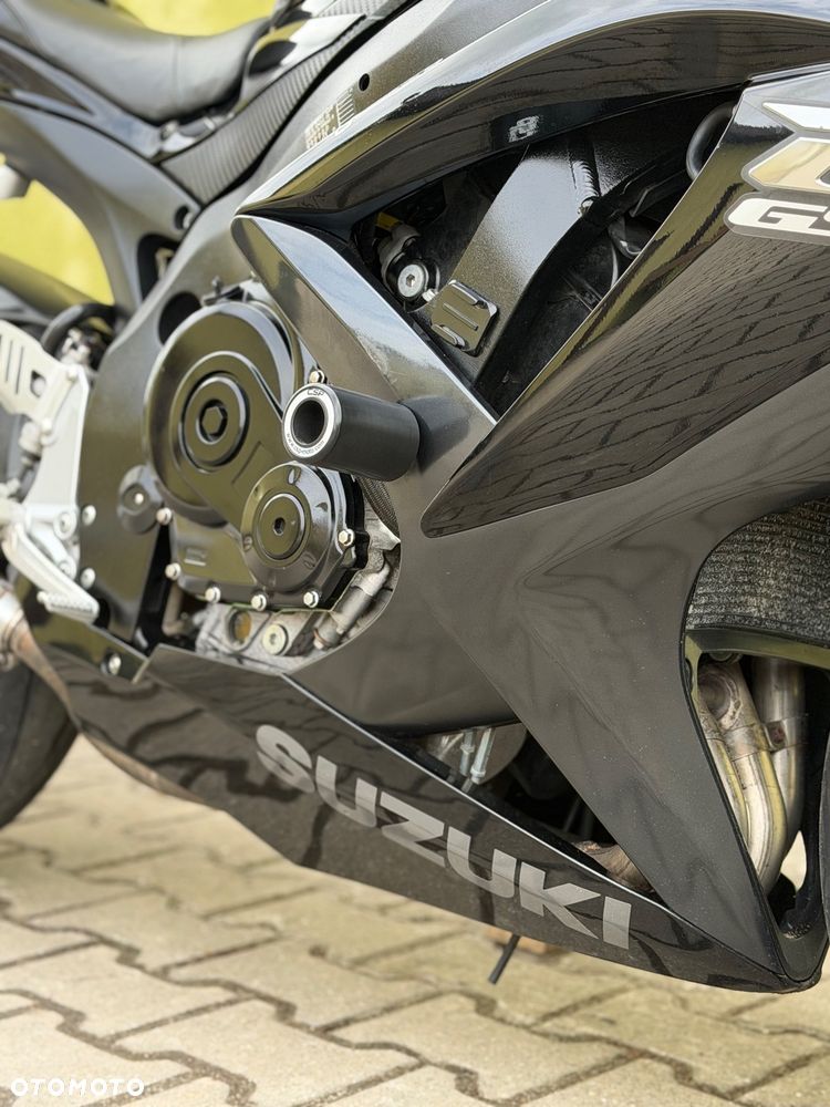 Suzuki GSX-R - 6