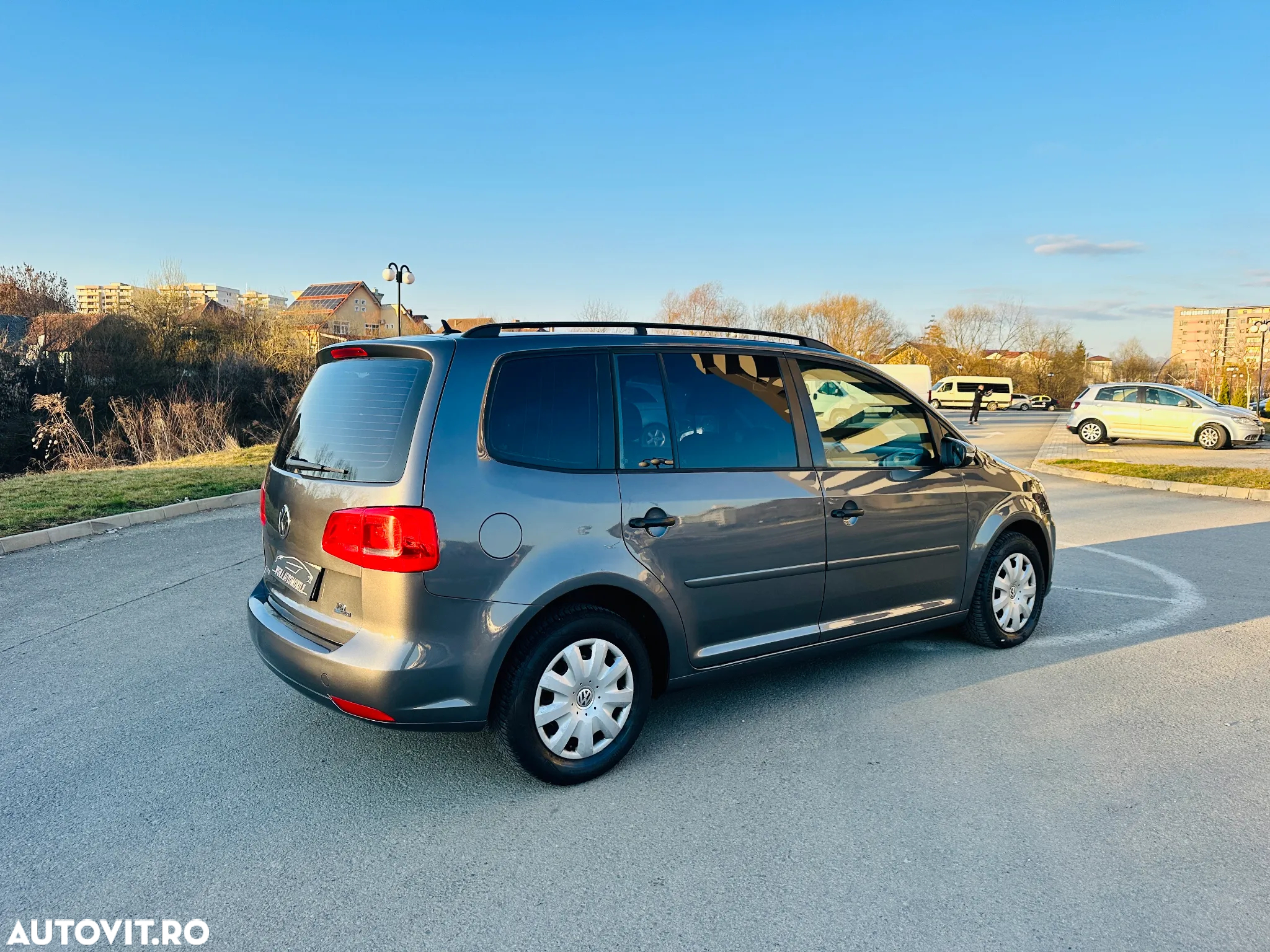 Volkswagen Touran 1.6 TDI DPF BlueMotion Technology DSG Comfortline - 7