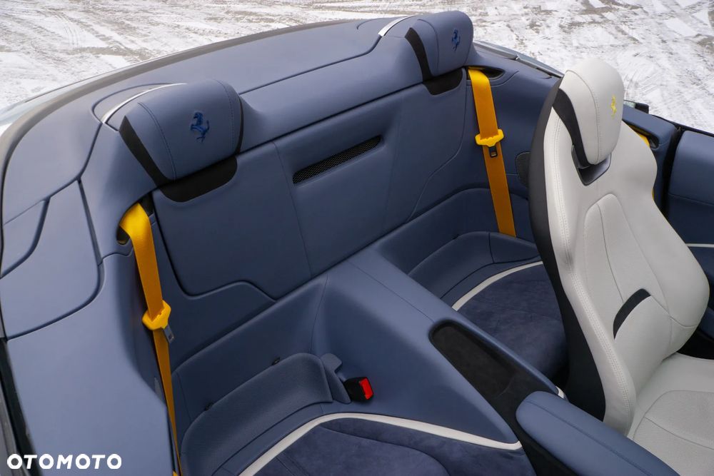 Ferrari Roma Spider - 24