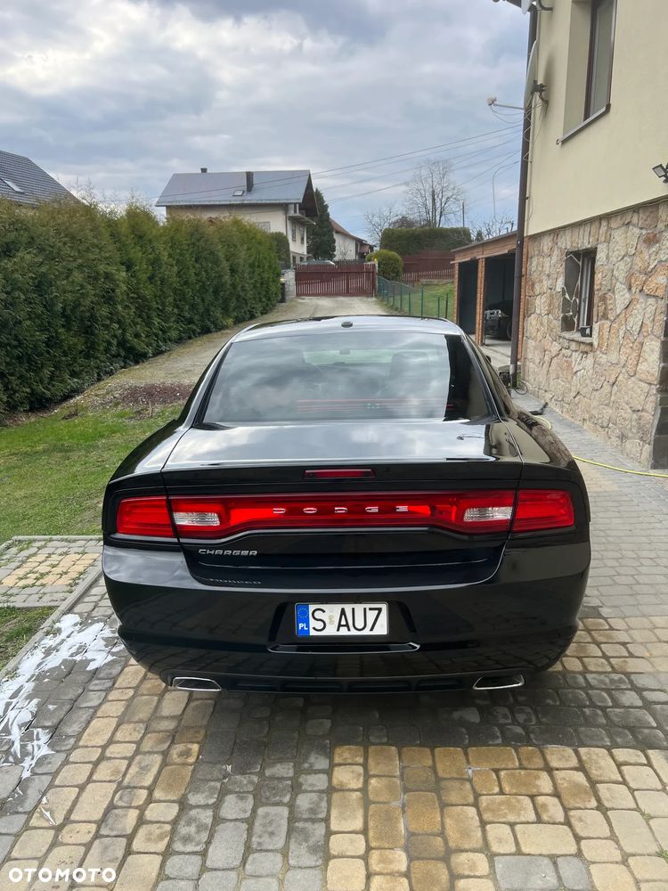 Dodge Charger 3.5 V6 Base - 3