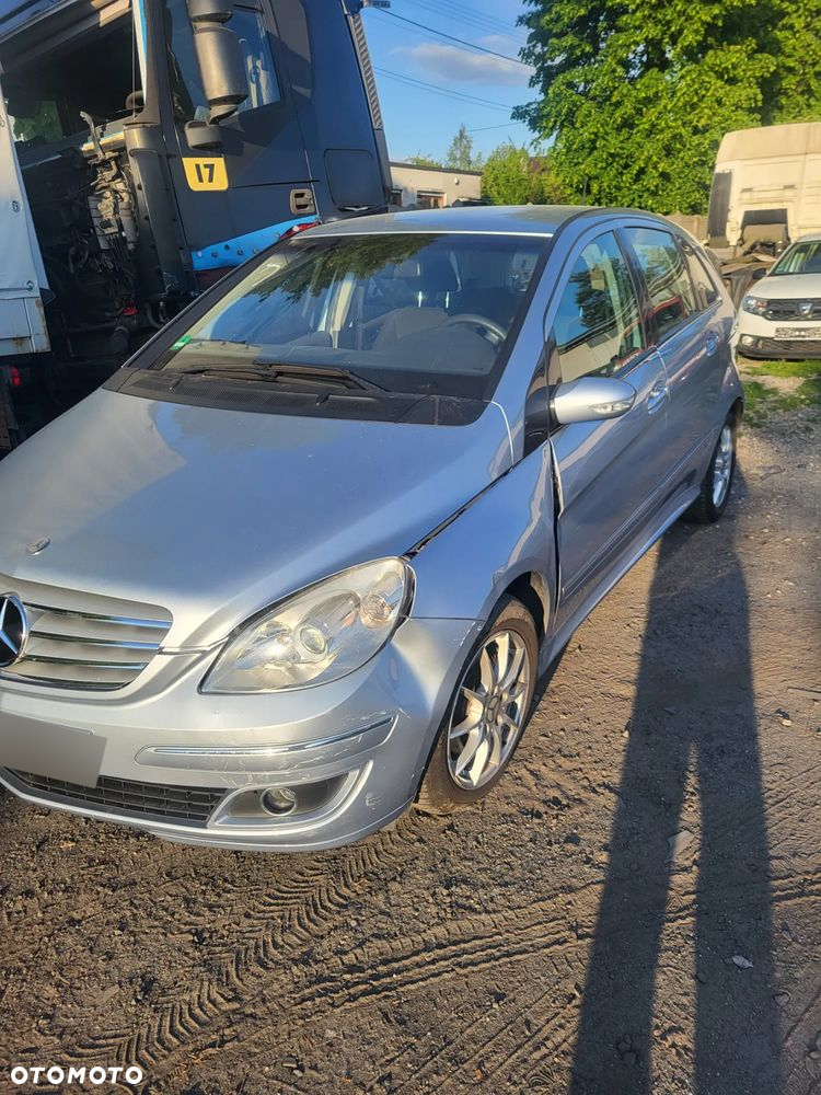 Mercedes-Benz Klasa B 200 - 4