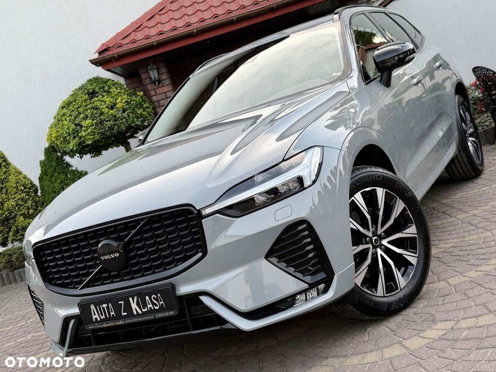 Volvo XC 60 B4 D AWD Plus Dark - 4