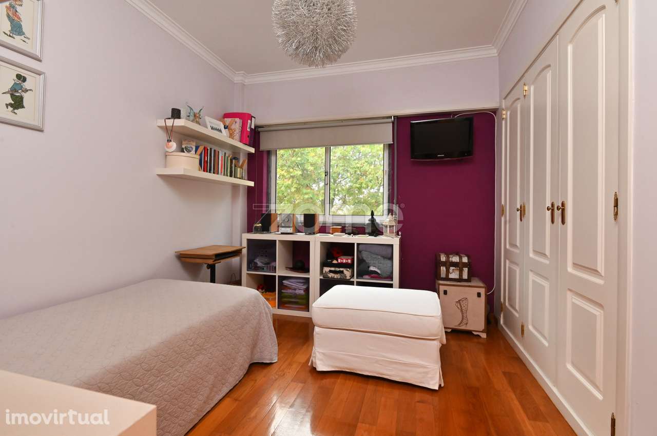 T2 com Sotão e duas Garagens, em Oeiras - Grande imagem: 5/29