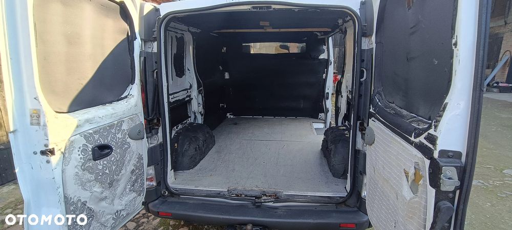 Renault Trafic - 16