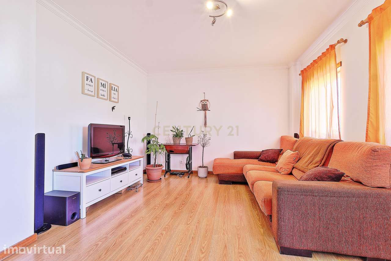 Apartamento com suíte e cave de 90 m² no centro de Pegões Cruzamento - Grande imagem: 4/30