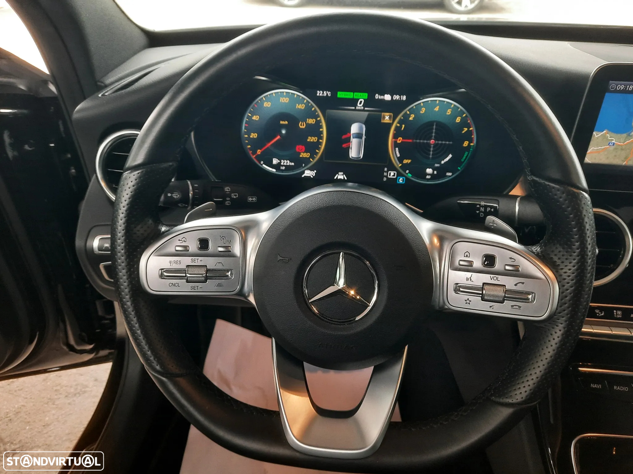 Mercedes-Benz C 300 e AMG Line - 38