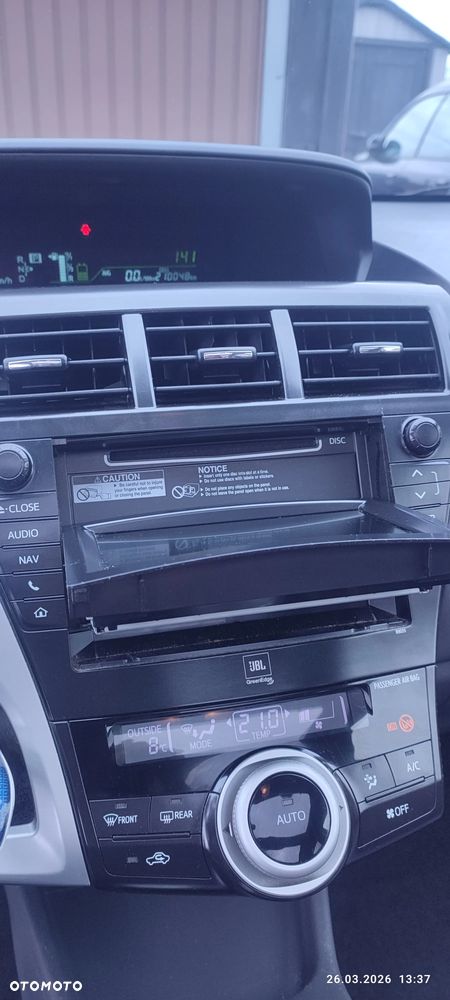 Toyota Prius+ (Hybrid) - 21