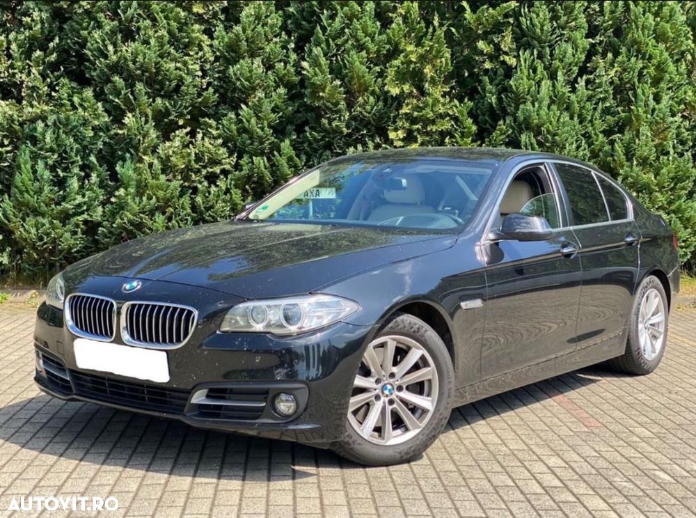 BMW Seria 5 525d xDrive - 11