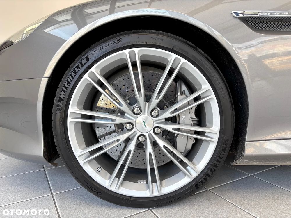 Aston Martin DB9 - 13