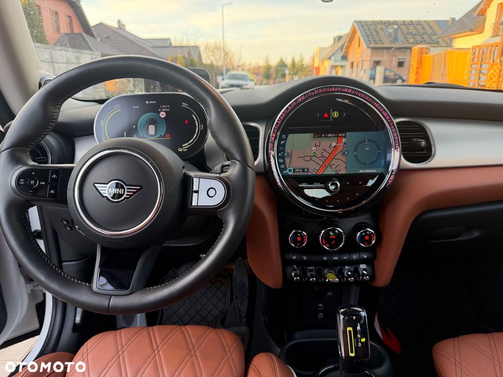 MINI Cooper SE Essential Trim - 13