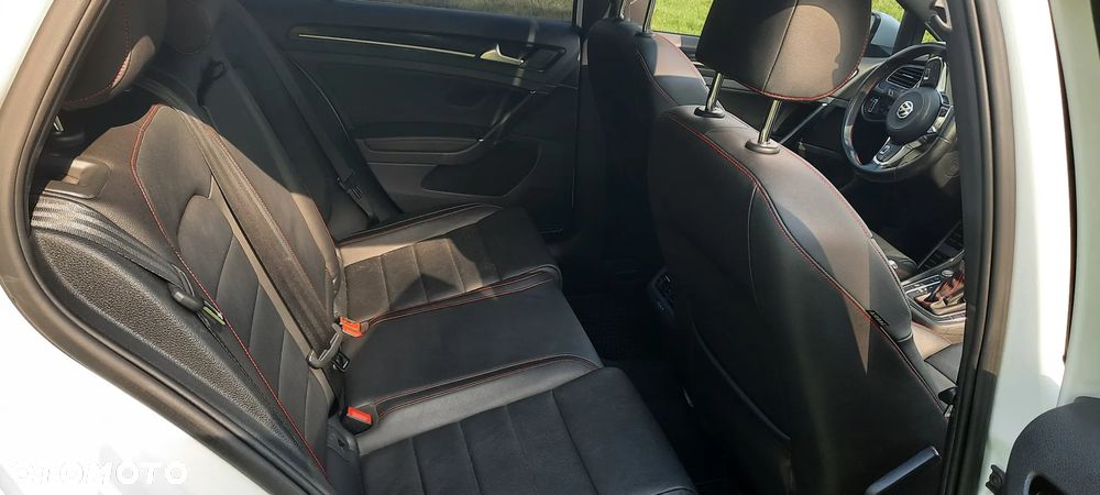 Volkswagen Golf 2.0 TSI BMT GTI Performance DSG - 4