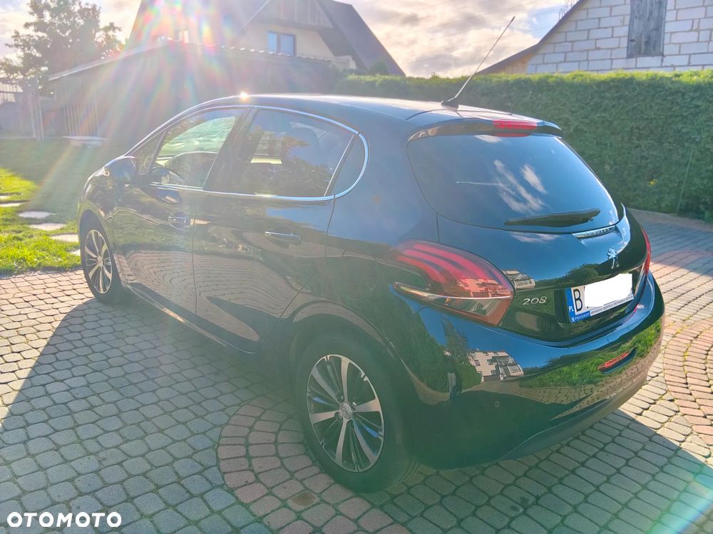 Peugeot 208 1.2 PureTech Allure - 12