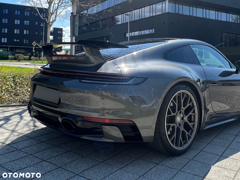 Porsche 911 Carrera 4S - 8