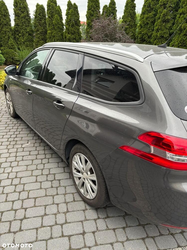 Peugeot 308 1.5 BlueHDi Business S&S EAT8 - 4