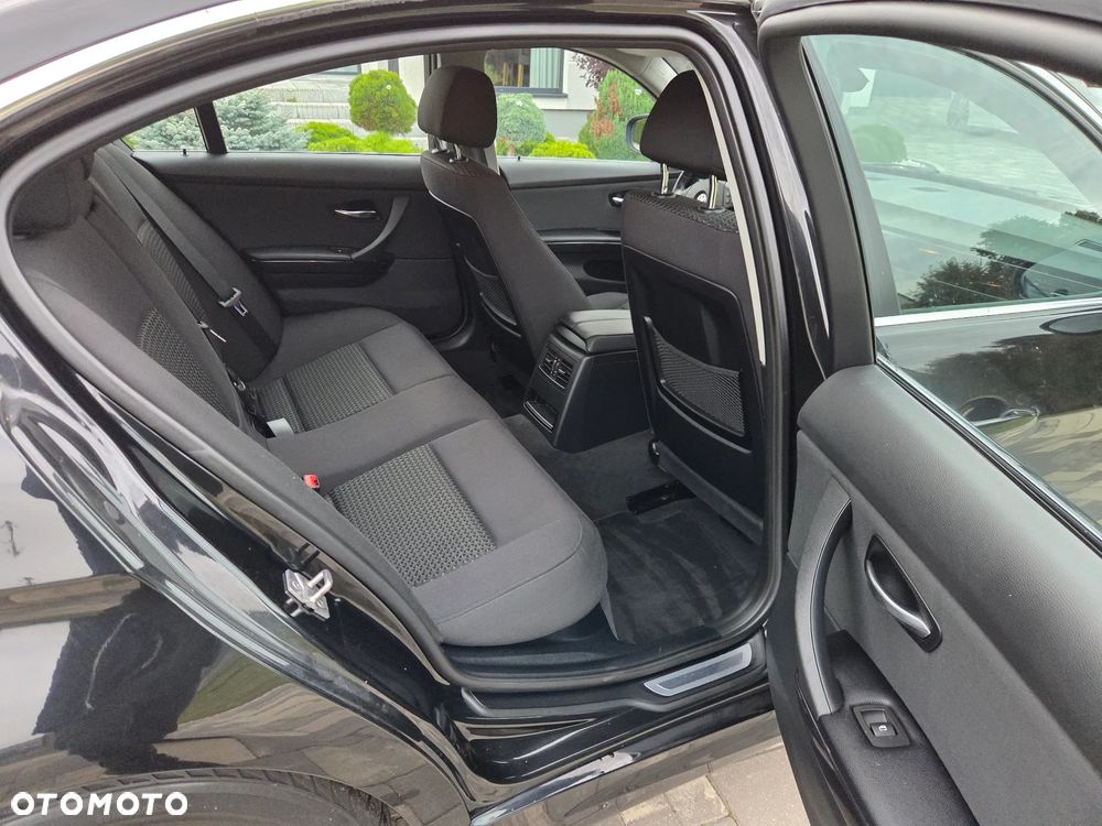 BMW Seria 3 318d DPF Edition Exclusive - 21