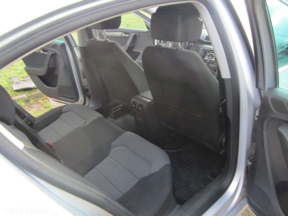Volkswagen Passat 2.0 TDI DPF Comfortline - 17