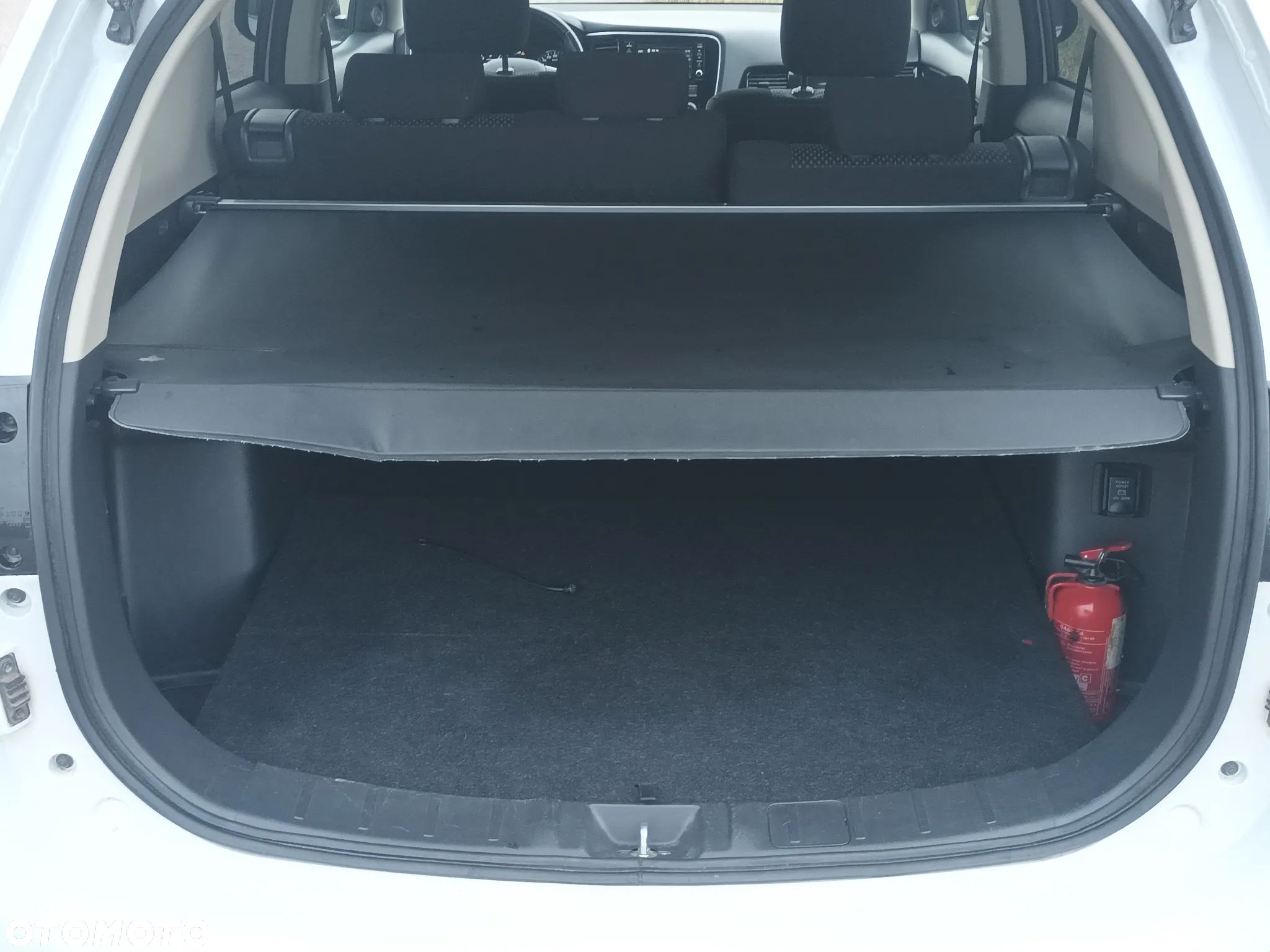 Mitsubishi Outlander 2.0 Intense Comfort 4WD CVT - 28