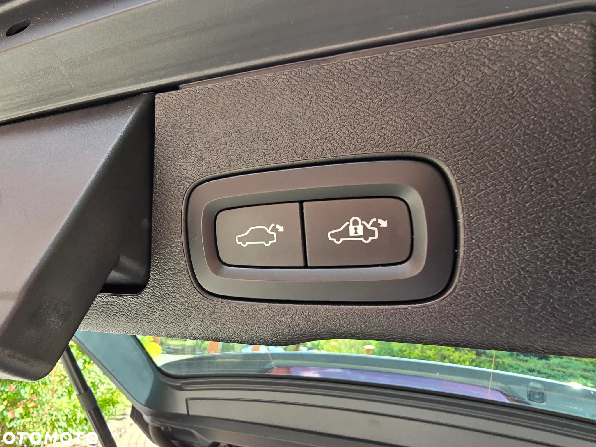 Volvo XC 60 D4 Momentum Pro - 12