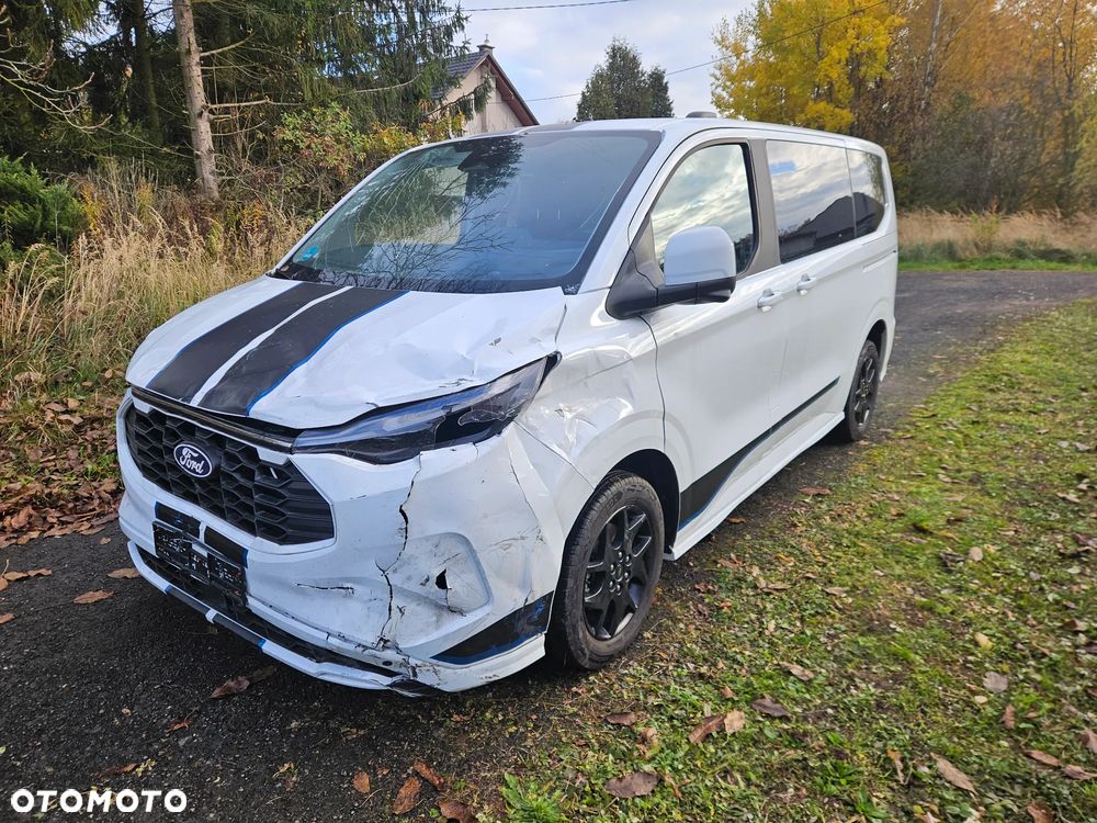Ford Tourneo Custom - 2