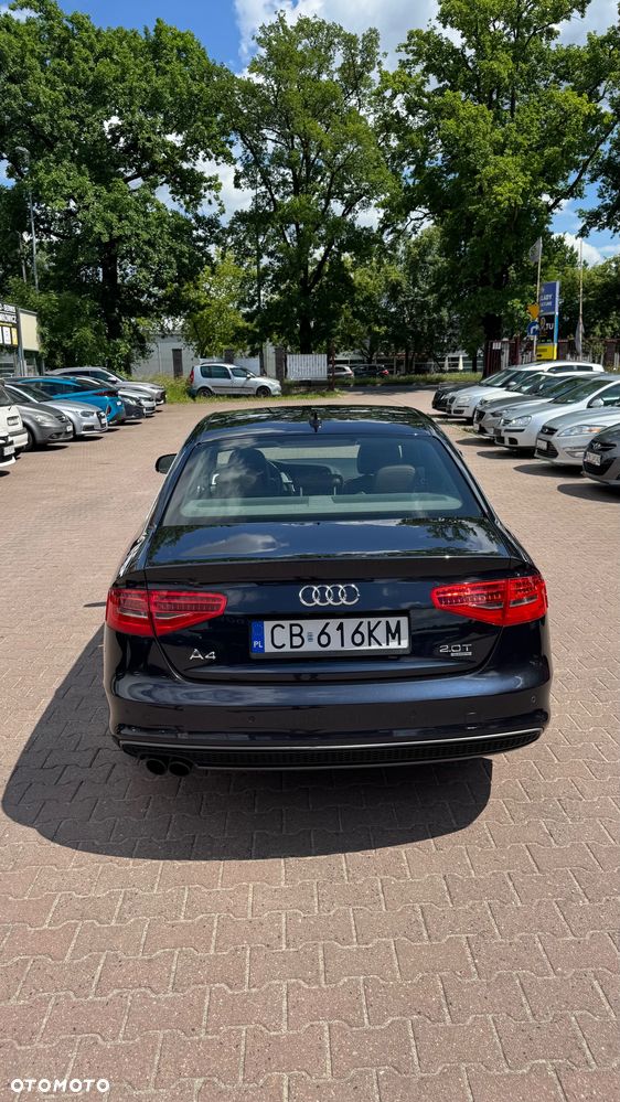 Audi A4 Limousine - 13