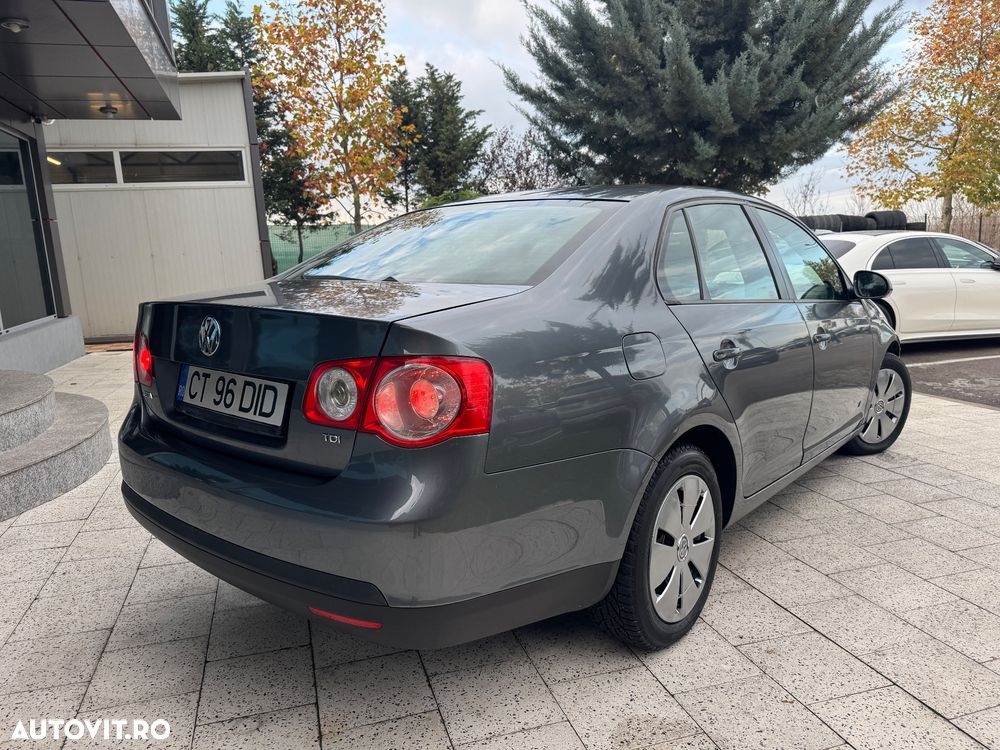 Volkswagen Jetta 1.9 TDI Comfortline - 2
