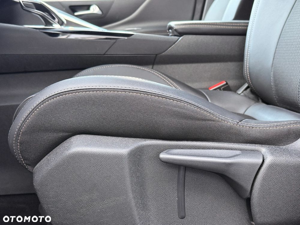 Peugeot 3008 1.2 PureTech GT S&S EAT8 - 26