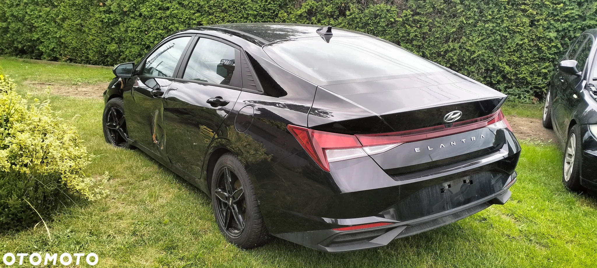 Hyundai Elantra - 4