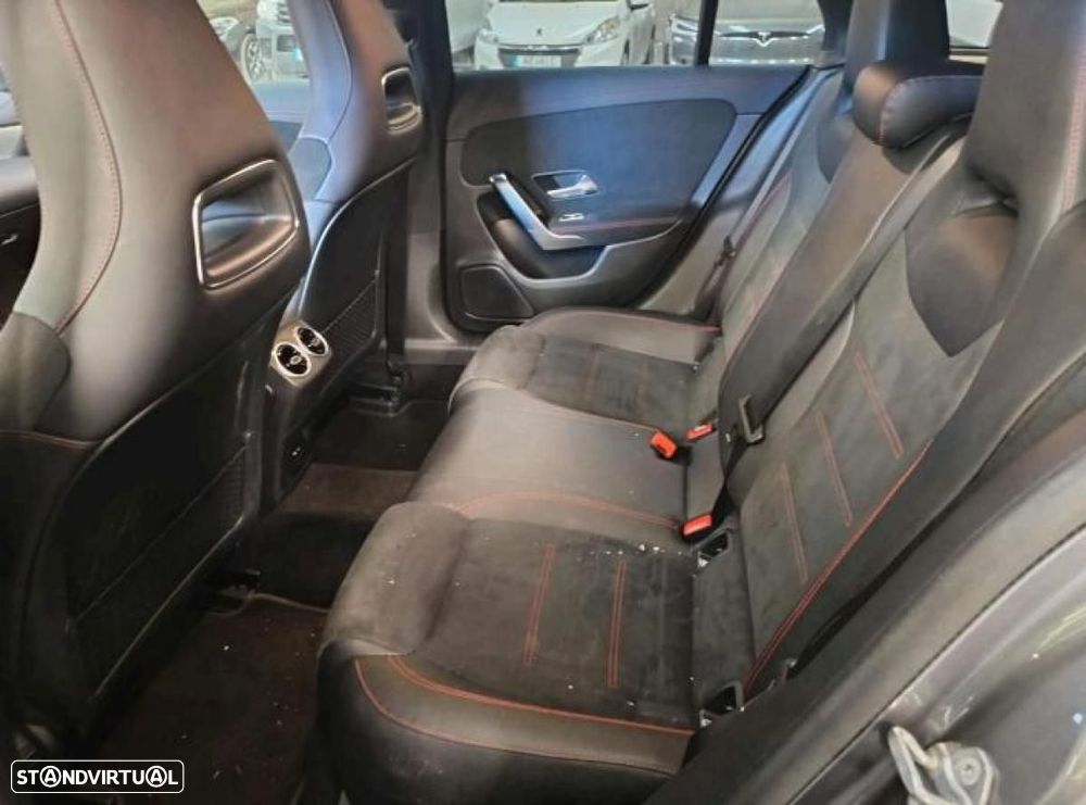 Mercedes-Benz CLA 180 d Shooting Brake AMG Line Aut. - 4