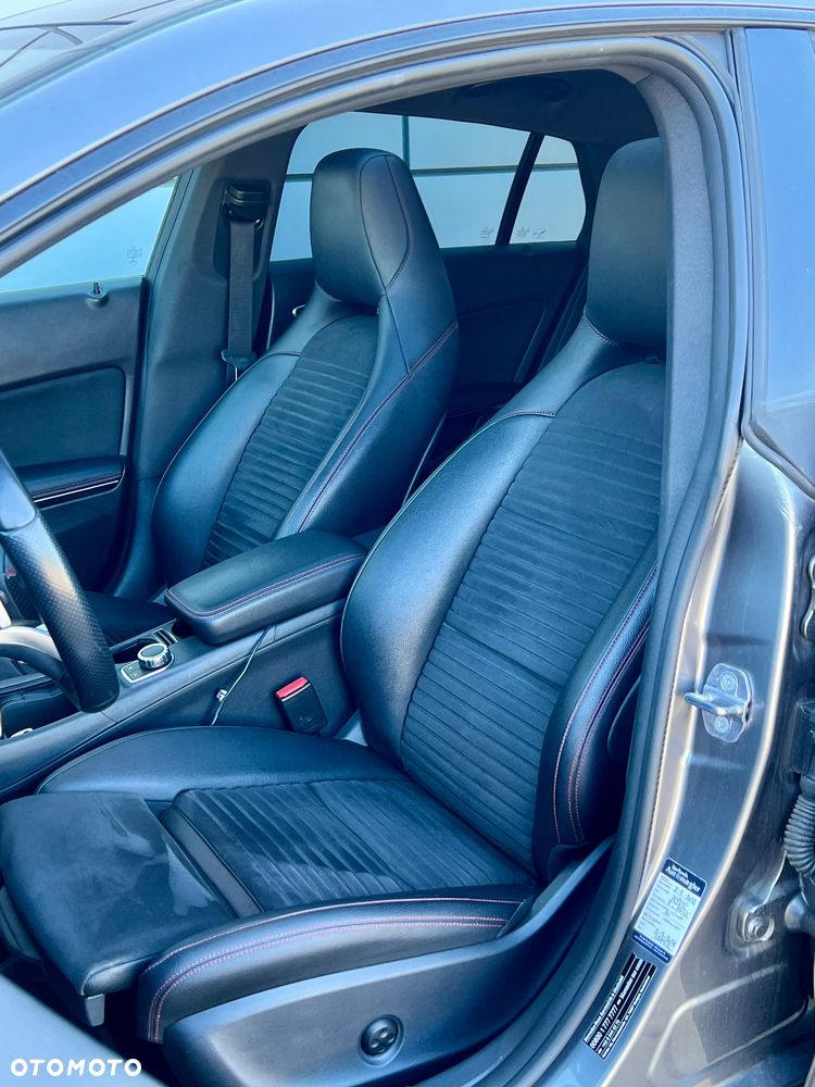 Mercedes-Benz CLA 250 4-Matic Sport - 24