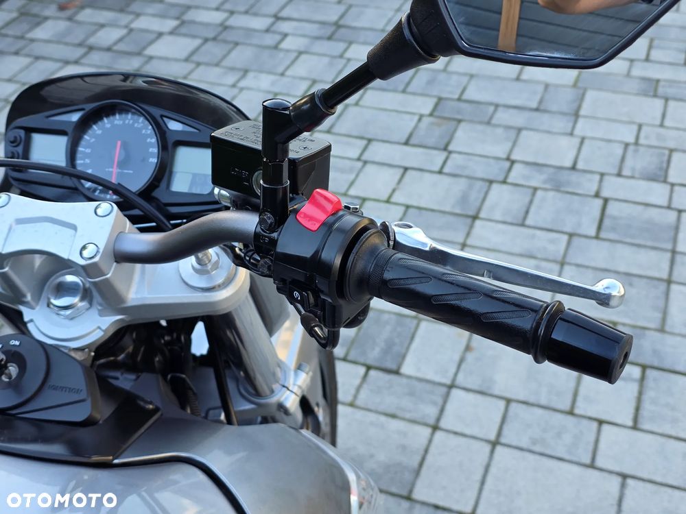 Suzuki GSR - 15