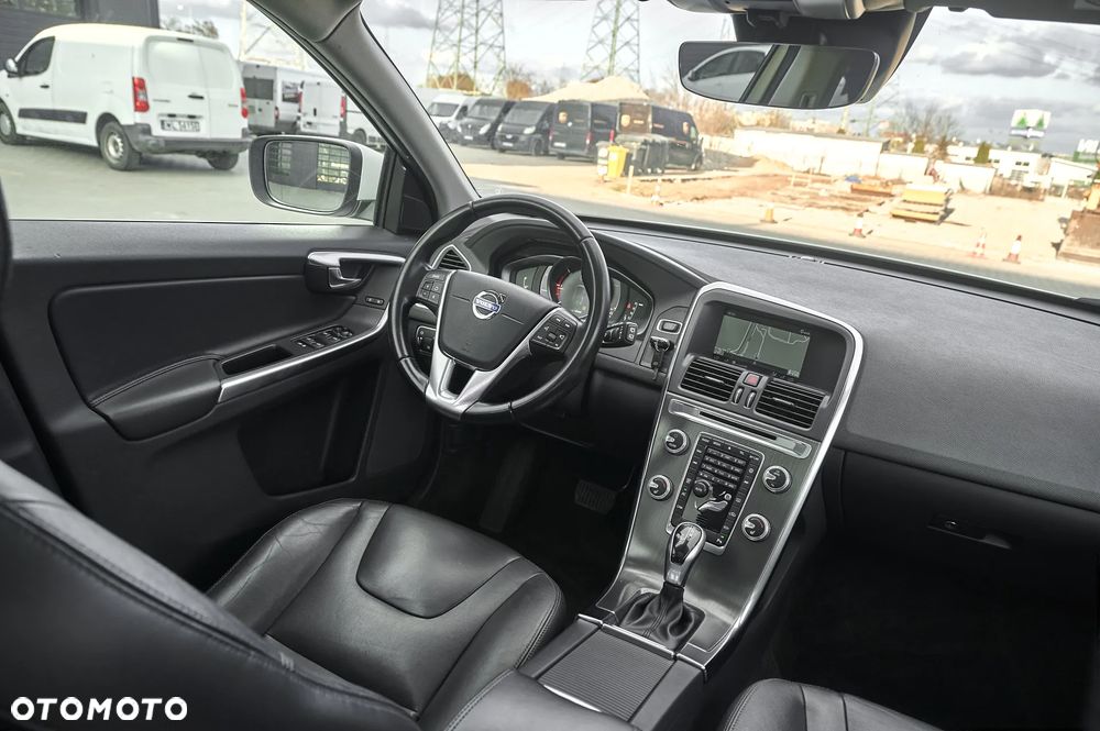Volvo XC 60 D4 Drive-E Momentum - 26