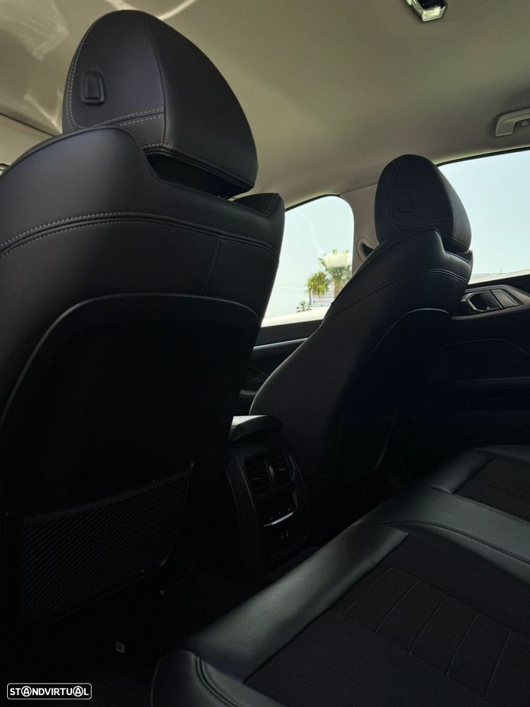 BMW i4 eDrive40 - 38