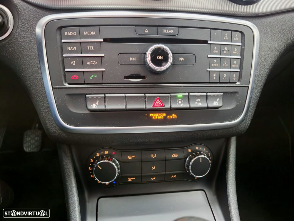 Mercedes-Benz CLA 180 UrbanStyle Edition - 11