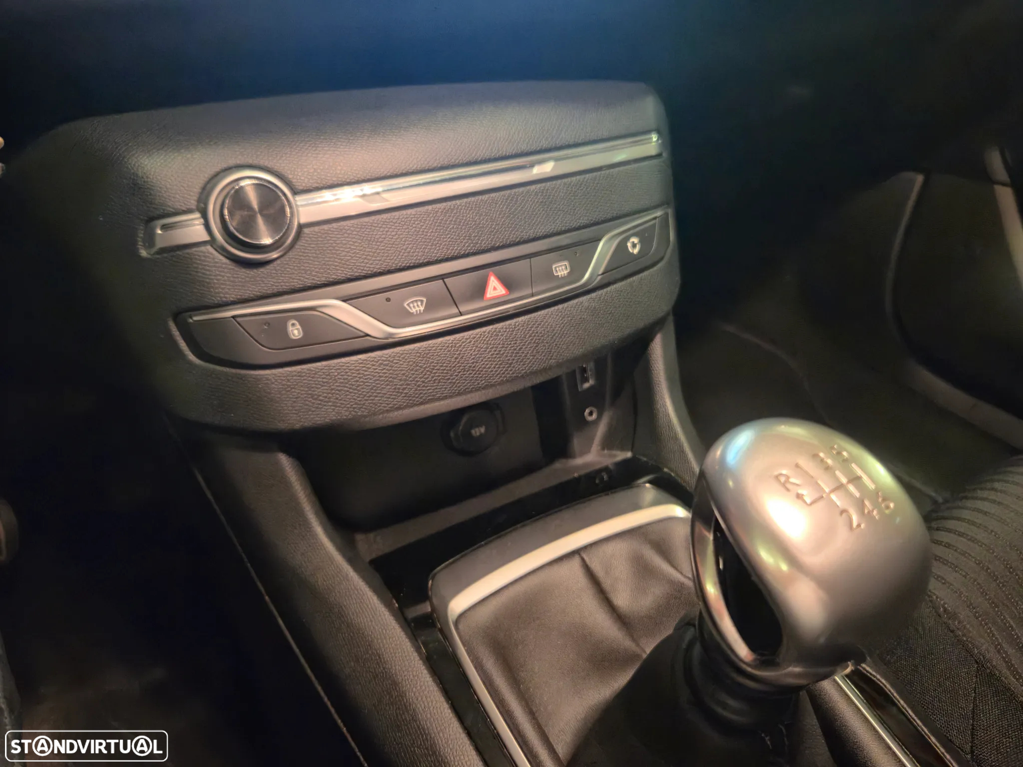 Peugeot 308 SW 1.6 BlueHDi Style - 26