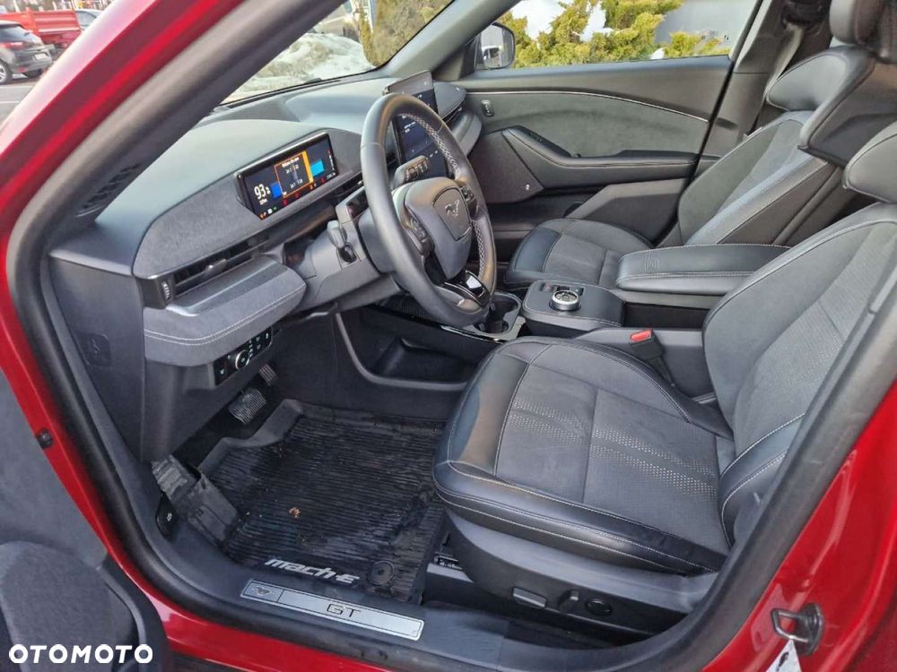 Ford Mustang Mach-E - 8