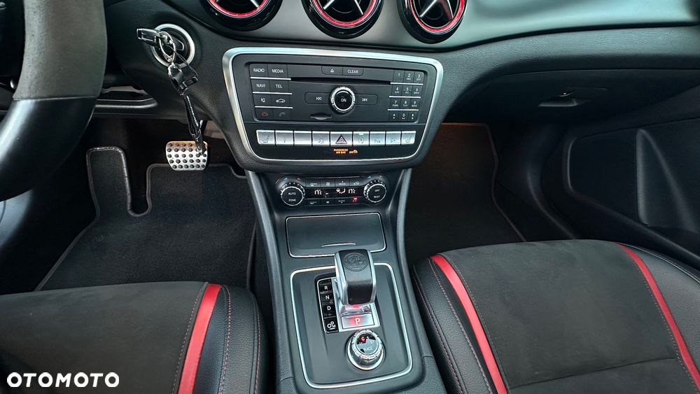 Mercedes-Benz CLA AMG 45 4-Matic - 17
