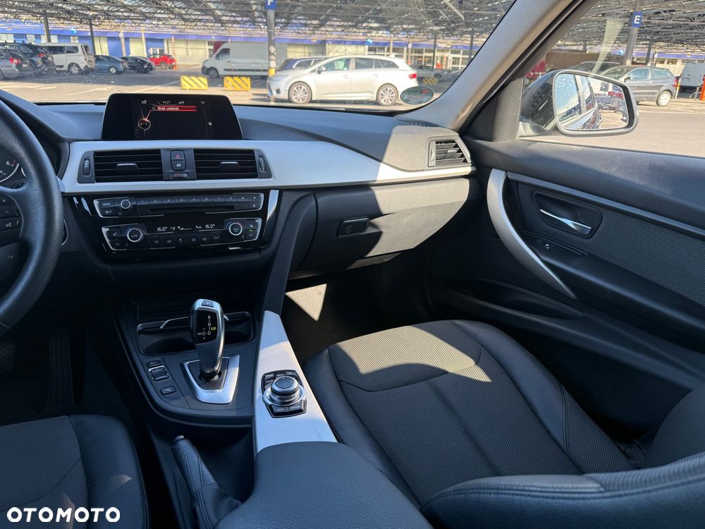 BMW Seria 3 - 32