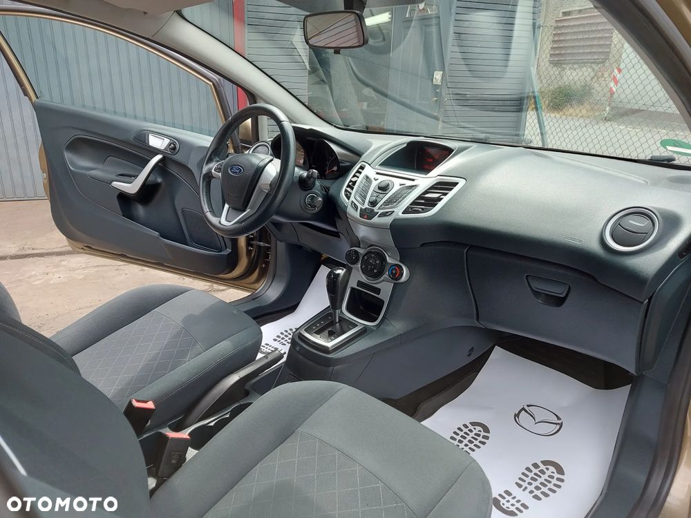 Ford Fiesta 1.4 Autom Champions Edition - 19