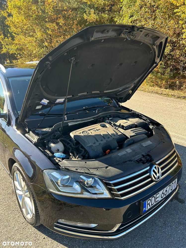 Volkswagen Passat - 12